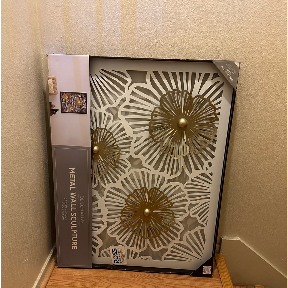 Metal wall frame